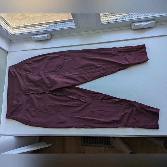 Fabletics Joggers - Picture 4 of 8